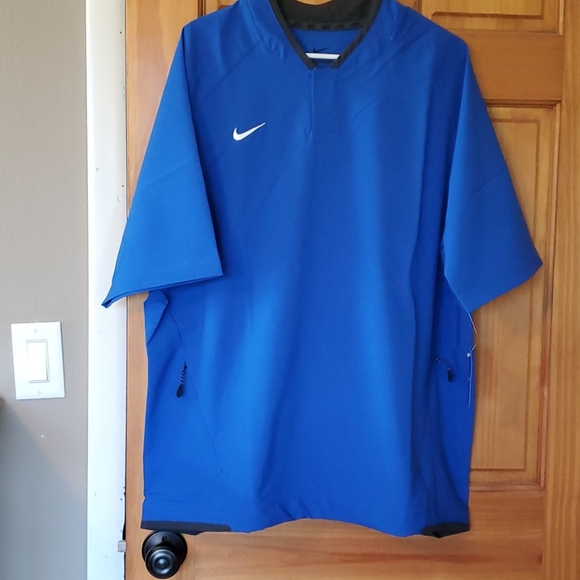 nike short sleeve pullover jacket